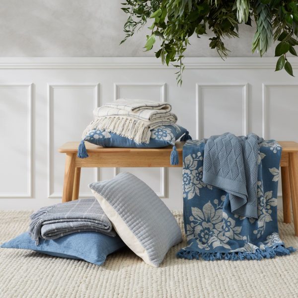 Cambridge Throw-Bisque