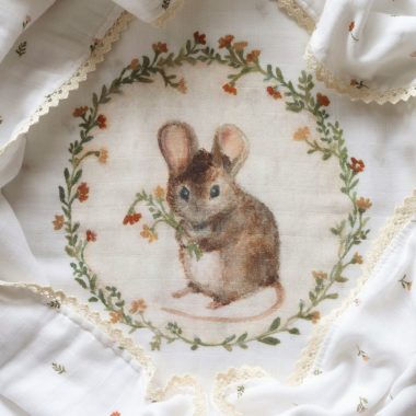 Heirloom blanket - Mouse w/cream floral